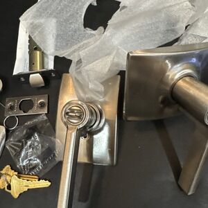 Schlage F51A LAT 619 CEN Lever Keyed Entry